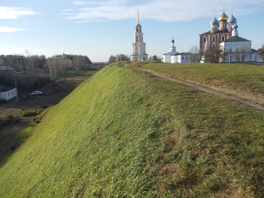 Немецкие бароны, замки Шехтеля и резное кружево Рязани
